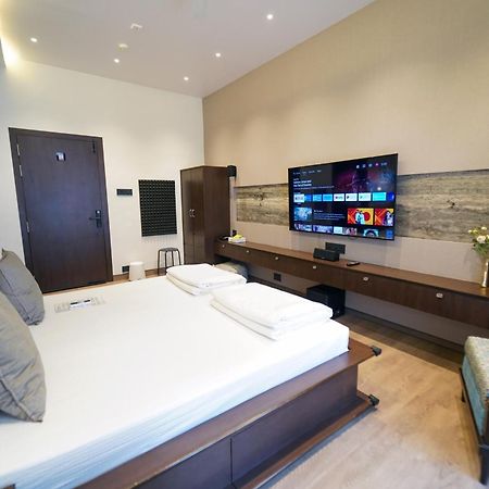 כלכותה Central Bed & Breakfast מראה חיצוני תמונה