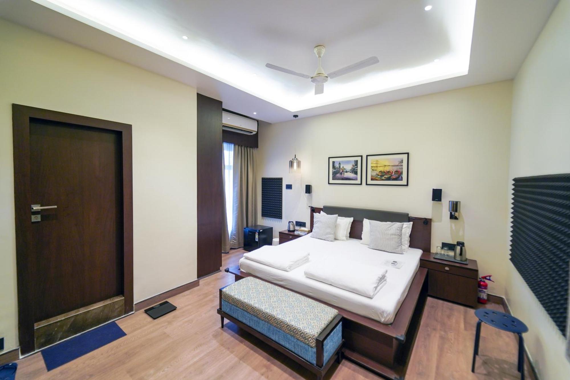 כלכותה Central Bed & Breakfast מראה חיצוני תמונה